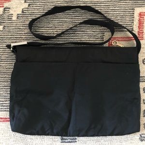 MAC messenger shoulder bag